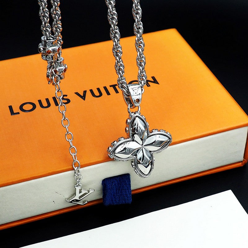 Louis Flower Studs Necklace