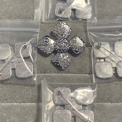 CC Four-Pointed Star Gold Brooch