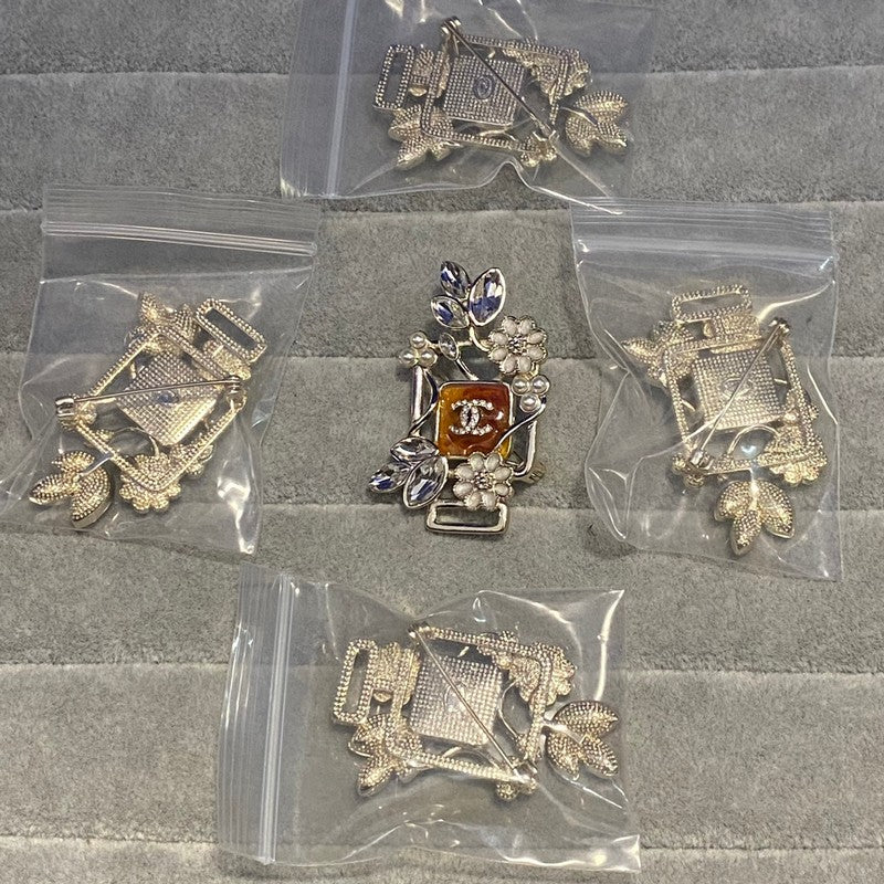 CC Brown Crystal Flower Brooch