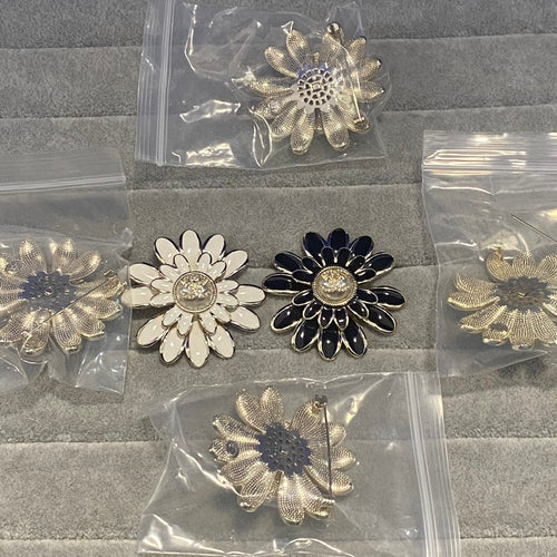 CC Bkack Gold Flower Brooch