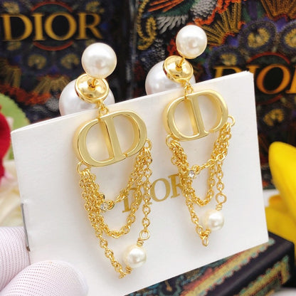 CD Tribales Pearl Earrings