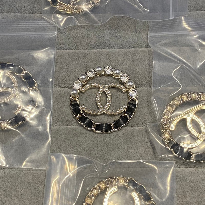 CC Diamond & Pearl Leather Brooch