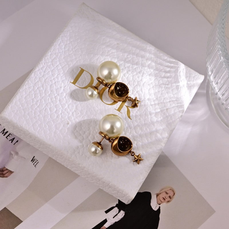 CD Tribales Clip Pearl Earrings