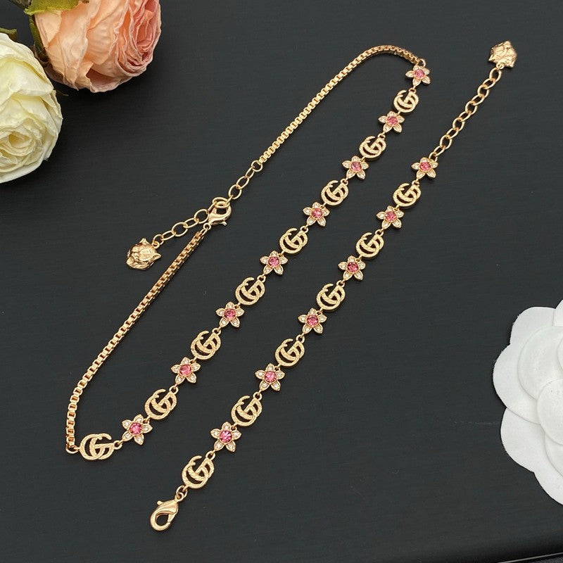 GG Interlocking G Pink Flower Necklace