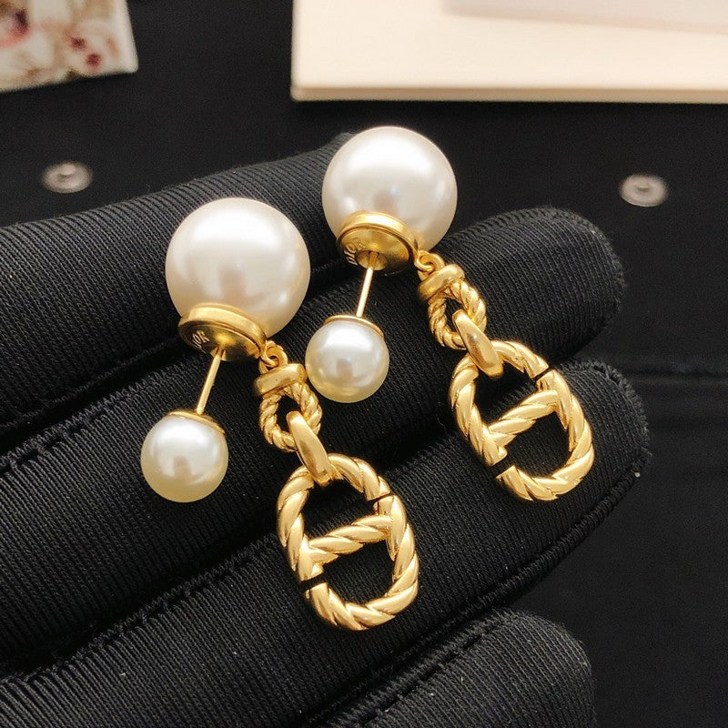 CD Tribales Pearl Drop Earrings