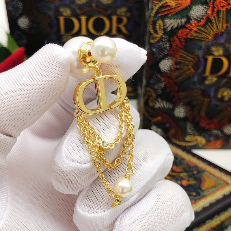 CD Tribales Pearl Earrings