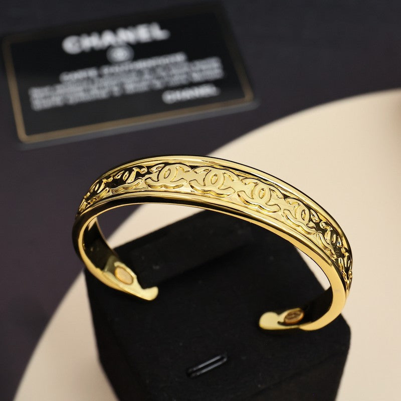 CC 2025 Vintage Cuff Bracelet