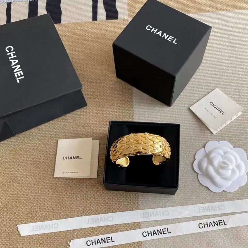 CC 26P Gold Cuff Bracelet