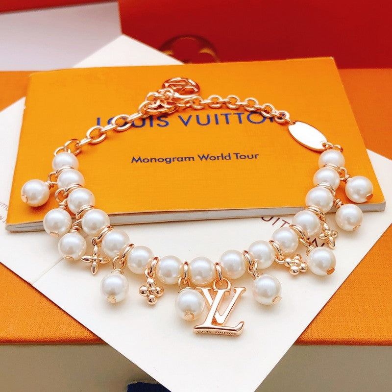 Louis Blossom Pearl Bracelet