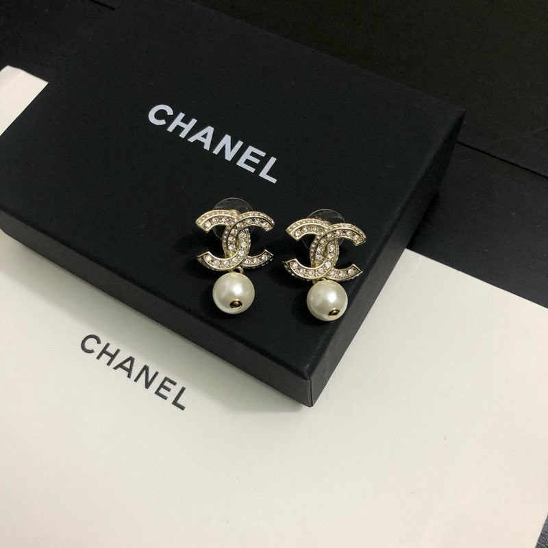 CC Classic Pearl Pendant Earrings