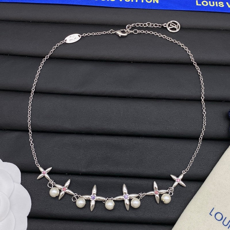 Louis Blossom White Gold Necklace