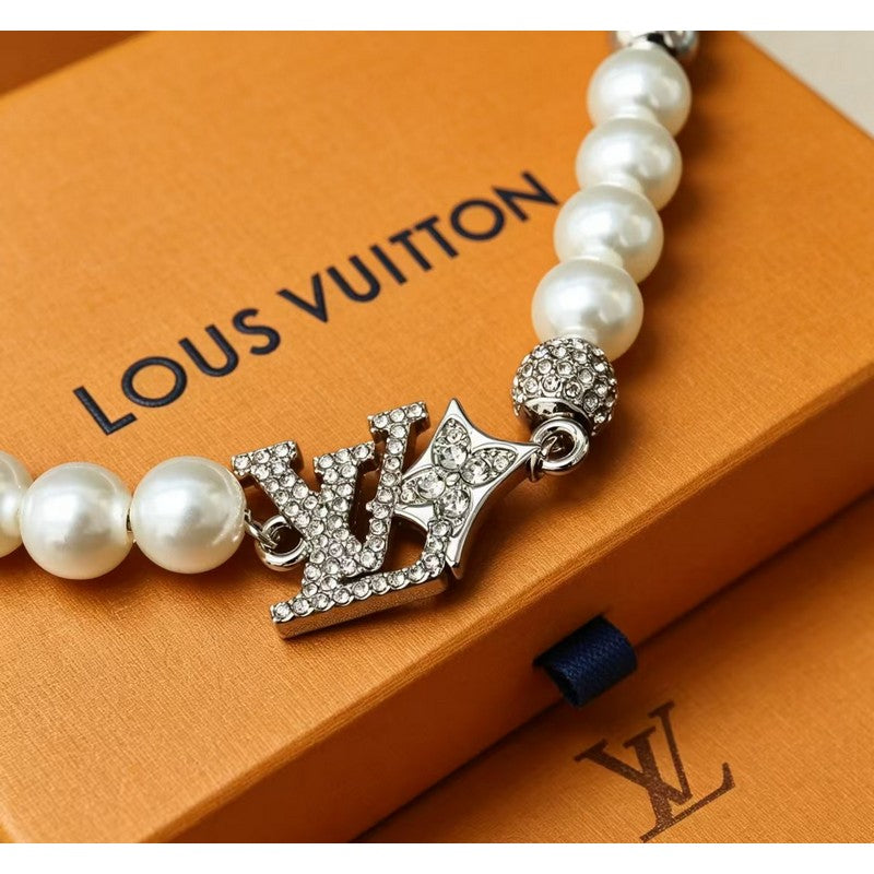 Louis Dandy Pearls Necklace