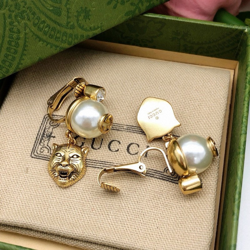 GG Lion Pearl Earrings