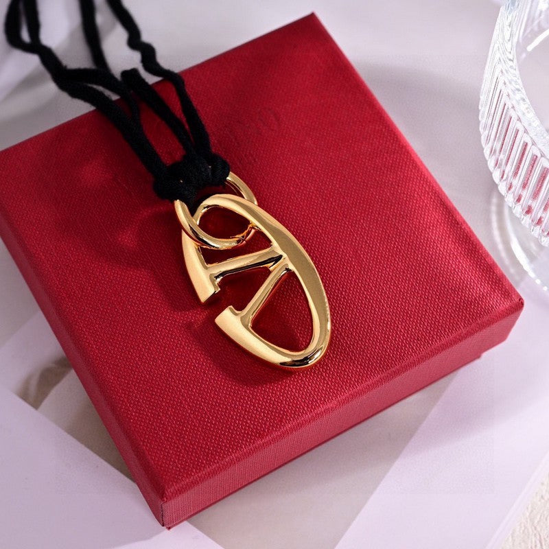 VLogo Black & White Chain Necklace