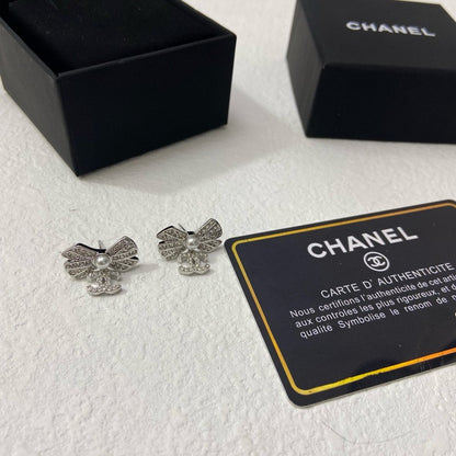 CC Bow Tie Diamond Small Earrings