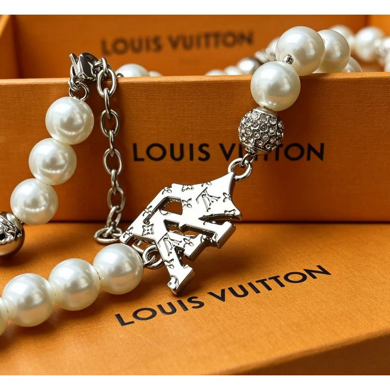 Louis Dandy Pearls Necklace