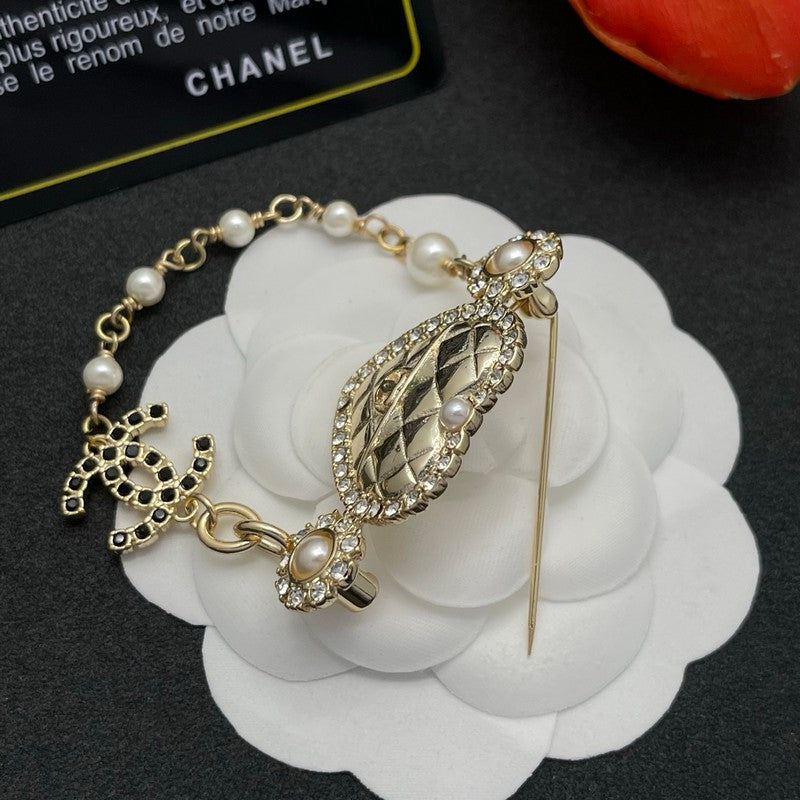CC Pearl Heart Chain Brooch