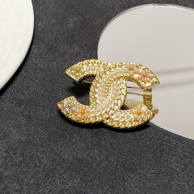 CC White & Pink Pearl Gold Brooch