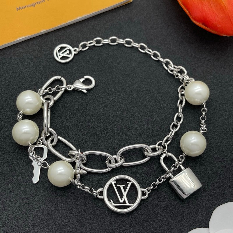 Louis Pearl Lock Gold Bracelet