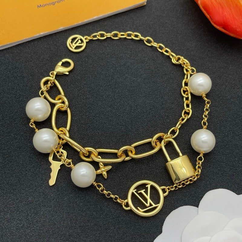 Louis Pearl Lock Gold Bracelet