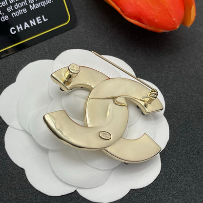 CC Black & White Pearl Twist Brooch