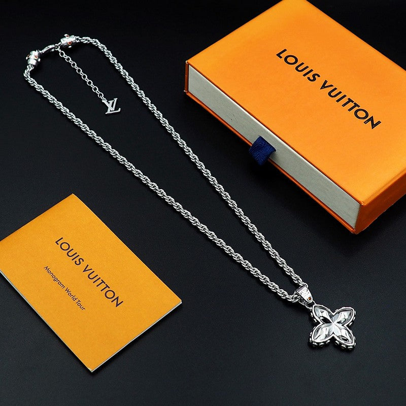 Louis Flower Studs Necklace