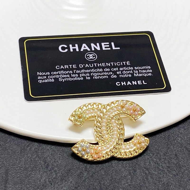 CC White & Pink Pearl Gold Brooch