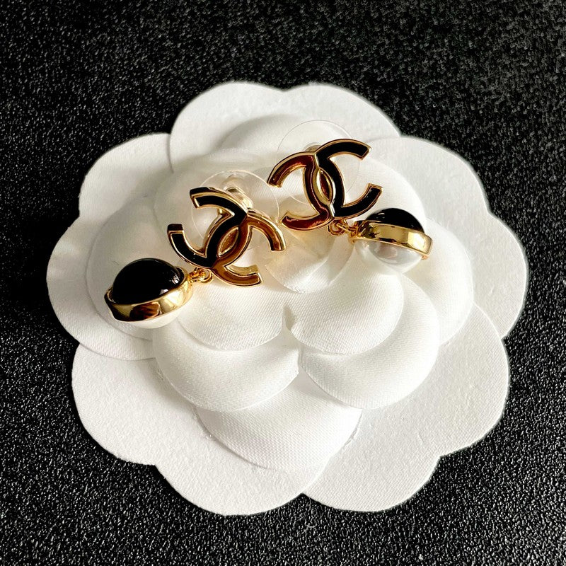 CC Black & White Pearl Gold Earrings