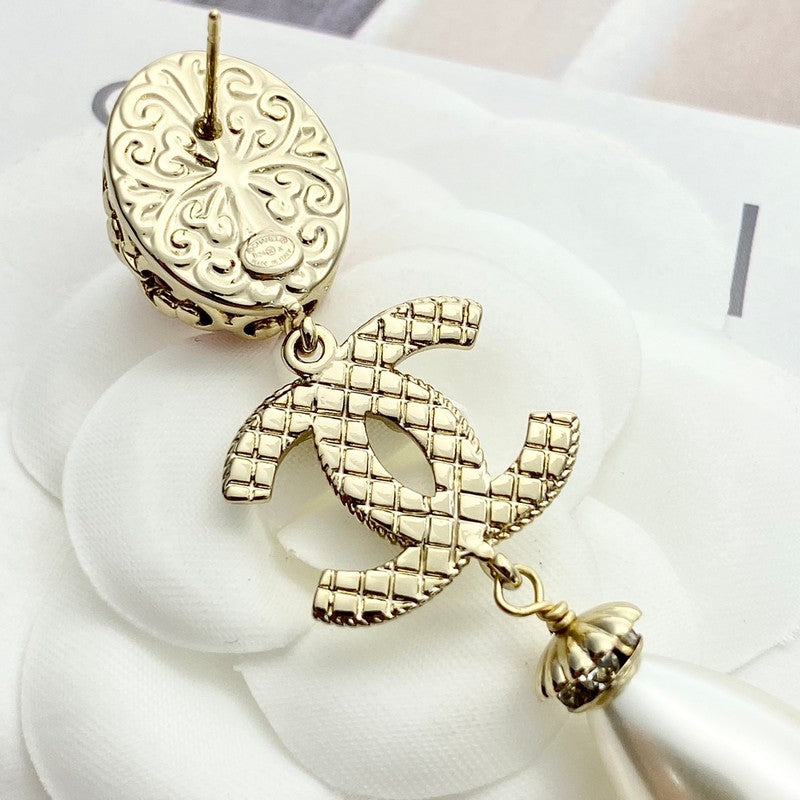 CC 24C Red Pearl Gold Earrings