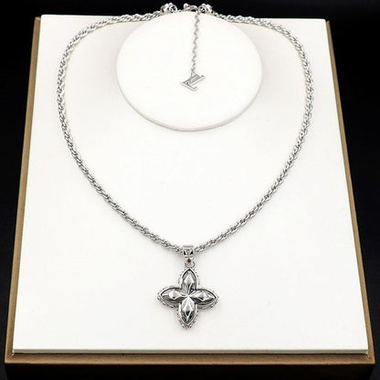 Louis Flower Studs Necklace